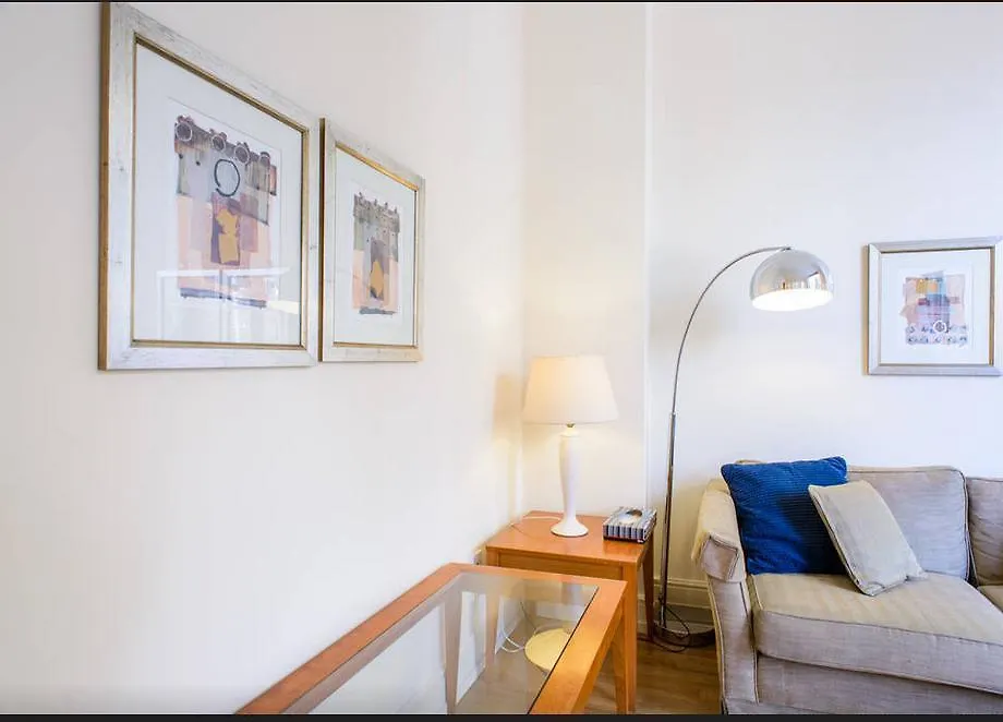 The City Apartments London 0*,