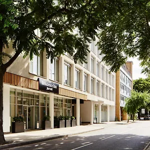 By Marriott Bridge Londres