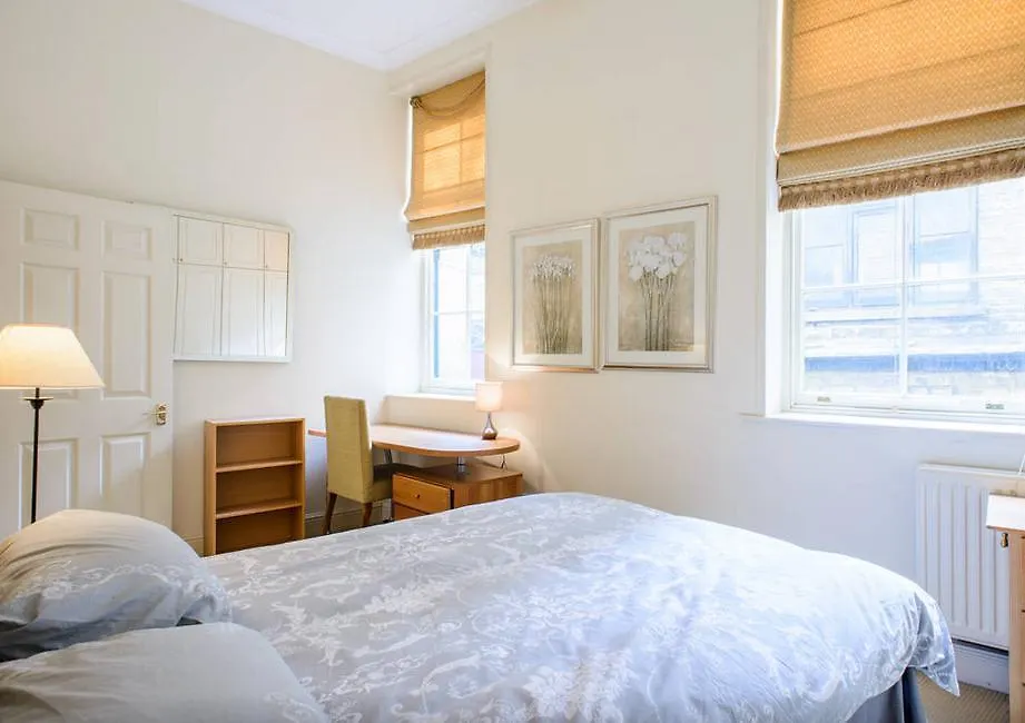 The City Apartments London 0*,